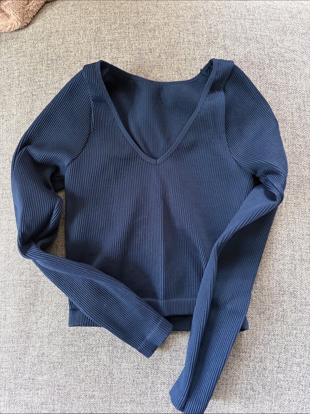 Ribbed V-Neck Long-Sleeve Top - Navy